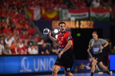 COLOGNE, ALMANY - 18 Haziran 2022: 13 Petar Nenadi. Yarı final Telekom Veszprem HC Lomza Vive Kielce EHF FINAL4 Men