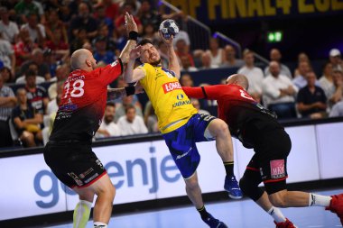 COLOGNE, GERMANY - 18 Haziran 2022: 10 Alex Dujshebaev (c) Semifinal Telekom Veszprem HC Lomza Vive Kielce EHF FINAL4 Erkekler