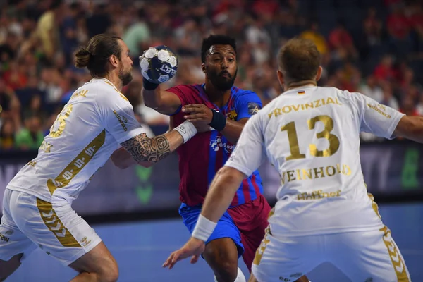 COLOGNE, Almanya - 18 Haziran 2022: 19 Timothey N 'Guessan. Yarı final THW Kiel - Barca EHF FİNAL4 Men