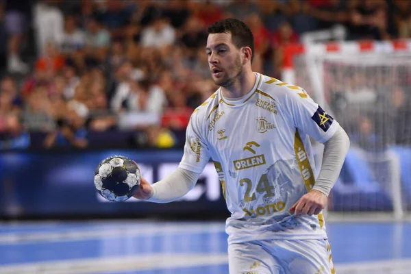 COLOGNE, Almanya - 18 Haziran 2022: 24 Miha Zarabec. Yarı final THW Kiel - Barca EHF FİNAL4 Men