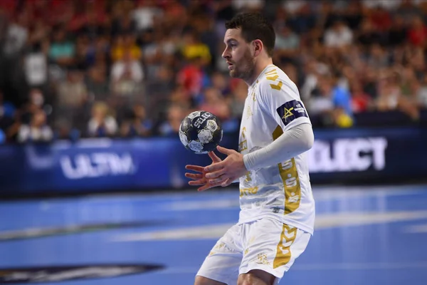 COLOGNE, Almanya - 18 Haziran 2022: 24 Miha Zarabec. Yarı final THW Kiel - Barca EHF FİNAL4 Men