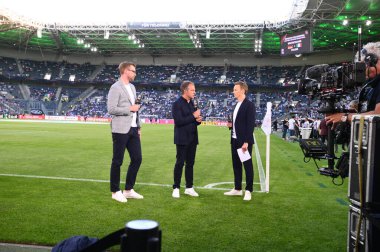 MOENCHENGLADBACH, GERMANY - 13 Haziran 2022: Almanya ile İtalya arasındaki UEFA Milletler Ligi 2023 futbol maçı öncesinde baş antrenör Hansi Flick basın stüdyosunda