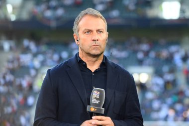 MoENCHENGLADBACH, ALMANY - 13 Haziran 2022: baş antrenör Hansi Flick. UEFA Milletler Ligi 'nin Almanya ile İtalya arasındaki maçı.