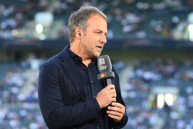 MoENCHENGLADBACH, ALMANY - 13 Haziran 2022: baş antrenör Hansi Flick. UEFA Milletler Ligi 'nin Almanya ile İtalya arasındaki maçı.