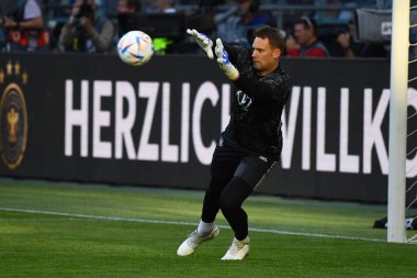 MOENCHENGLADBACH, GERMANY - 13 Haziran 2022: Manuel Neuer UEFA Milletler Ligi 2023 Almanya ile İtalya arasındaki futbol maçı sırasında