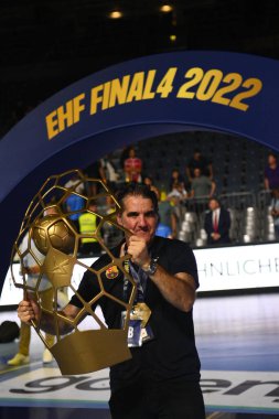 KOLOGNE, ALMANE 19 HAZİRAN 2022 Antonio Carlos Ortega. Barselona, EHF Finali Erkekler Barca - Lomza Vive Kielce 'de kazandı
