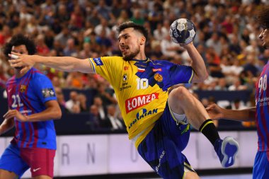 COLOGNE, Almanya - 19 Haziran 2022: 10 Alex Dujshebaev (c). EHF FİNAL4 Men Barca - Lomza Vive Kielce