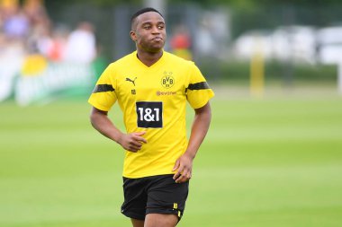 COLOGNE, ALMANE 29 HAZİRAN 2022 Youssoufa Moukoko. Borussia Dortmund 'un sezon öncesi antrenmanı