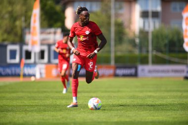 WOLFSBERG, AUSTRIA - 16 Temmuz 2022: Mohamed Simakan. Sezon öncesi futbol maçı RB Leipzig - Southampton FC