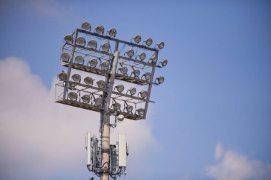 Hafif stadyum. Spor ışıkları. Lamba ve elektrik endüstrisi, 