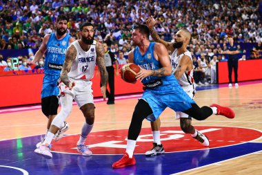 COLOGNE, Almanya - 7 Eylül 2022: Luka Doncic. Eurobasket maçı 2022 Fransa Slovenya 'ya karşı