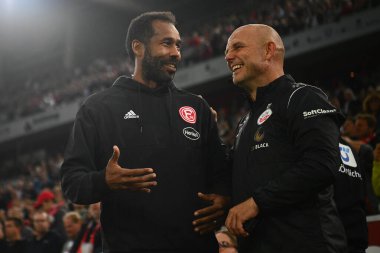 DUESSELDORF, ALMANY 10 Eylül 2022 Daniel Thioune ve Jens Heartel. Futbol maçı Bundesliga 2 Fortuna - Hansa