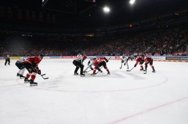 COLOGNE, Almanya - 15 Eylül 2022: Hokey maçı DEL Koelner Haie - EHC Red Bull Munchen