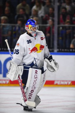 COLOGNE, Almanya - 15 Eylül 2022: Hokey maçı DEL Koelner Haie - EHC Red Bull Munchen