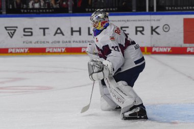 COLOGNE, Almanya - 15 Eylül 2022: Hokey maçı DEL Koelner Haie - EHC Red Bull Munchen