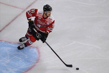 COLOGNE, Almanya - 15 Eylül 2022: Hokey maçı DEL Koelner Haie - EHC Red Bull Munchen
