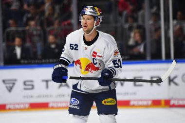 COLOGNE, Almanya - 15 Eylül 2022: Hokey maçı DEL Koelner Haie - EHC Red Bull Munchen
