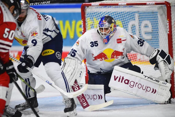 COLOGNE, Almanya - 15 Eylül 2022: Hokey maçı DEL Koelner Haie - EHC Red Bull Munchen