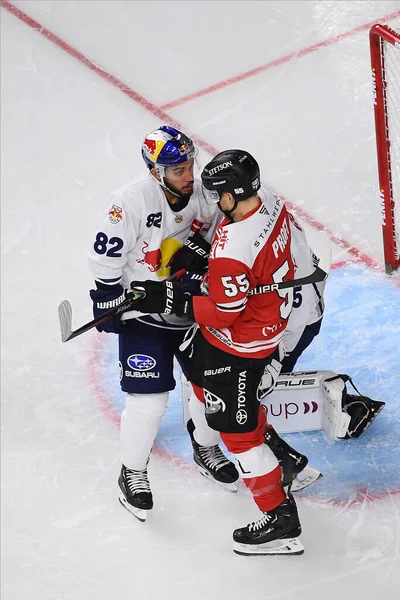COLOGNE, Almanya - 15 Eylül 2022: Hokey maçı DEL Koelner Haie - EHC Red Bull Munchen