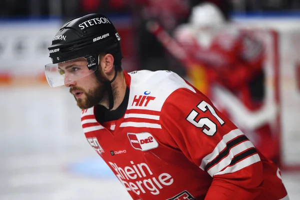 COLOGNE, Almanya - 15 Eylül 2022: Hokey maçı DEL Koelner Haie - EHC Red Bull Munchen