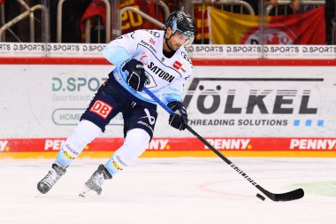 DUESSELDORF, Almanya - 16 Eylül 2022: Hokey maçı DEL Duesseldorfer EG - ERC Ingolstadt