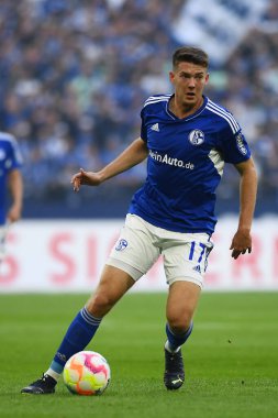 GELSENKIRCHEN, GERMANY - 2 Ekim 2022 Florian Flick. Bundesliga FC Schalke 04-FC Augsburg futbol karşılaşması