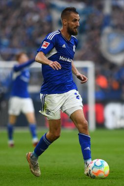 GELSENKIRCHEN, GERMANY - 2 Ekim 2022: Dominick Drexler. Bundesliga FC Schalke 04-FC Augsburg futbol karşılaşması