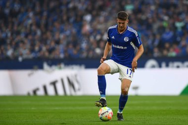 GELSENKIRCHEN, GERMANY - 2 Ekim 2022 Florian Flick. Bundesliga FC Schalke 04-FC Augsburg futbol karşılaşması