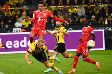 DORTMUND, ALMANY - 8 Ekim 2022 Jamal Musiala. Bundesliga Borussia Dortmund Bayern Münih 'e karşı.
