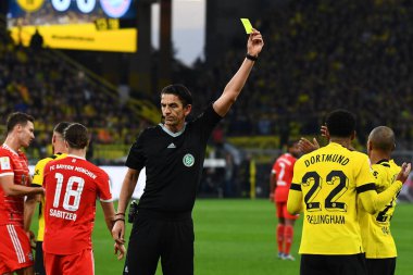 DORTMUND, GERMANY - 8 Ekim 2022: Jude Bellingham, Bundesliga Borussia Dortmund Bayern Münih 'e karşı futbol maçı