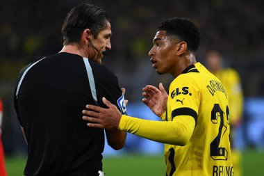DORTMUND, GERMANY - 8 Ekim 2022: Jude Bellingham, Bundesliga Borussia Dortmund Bayern Münih 'e karşı futbol maçı