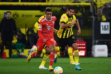 DORTMUND, ALMANY - 8 Ekim 2022 Jamal Musiala. Bundesliga Borussia Dortmund Bayern Münih 'e karşı.