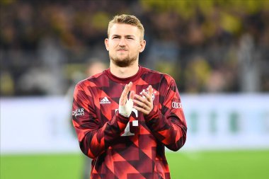 DORTMUND, Almanya - 8 Ekim 2022: Matthijs de Ligt. Bundesliga Borussia Dortmund Bayern Münih 'e karşı.