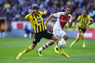 KOELN, GERMANY - Ekim 01, 2022 Thorgan Tehlike. Bundesliga 1.FC Koeln, Borussia Dortmund 'a karşı.
