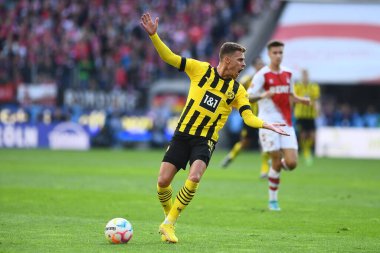 KOELN, GERMANY - Ekim 01, 2022 Thorgan Tehlike. Bundesliga 1.FC Koeln, Borussia Dortmund 'a karşı.