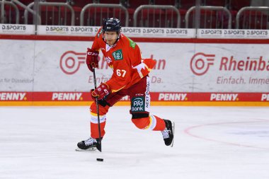 DUESSELDORF, Almanya - 29 Eylül 2022 BERNHARD EBNER. Hokey maçı DEL Duesseldorfer EG - Iserlohn Roosters