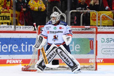 DUESSELDORF, Almanya - 29 Eylül 2022 HANNIBAL WEITZMANN. Hokey maçı DEL Duesseldorfer EG - Iserlohn Roosters