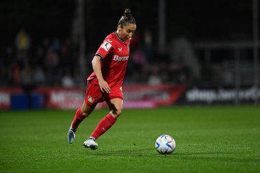 LEVERKUSEN, ALMANY - 23 Eylül 2022 Sylvia Mstysik. Flyeralarm Bundesliga FC Bayer 04 - 1.FC Koeln maçı 