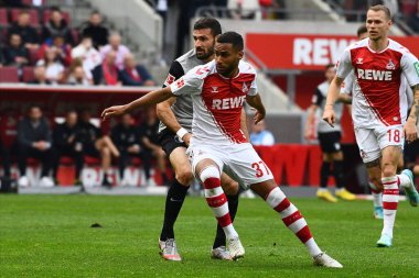 - 16 Ekim 2022, Linton Maina. - 16 Ekim 2022, Linton Maina. Bundesliga 1 'in futbol maçı. FC Koeln, FC Augsburg 'a karşı. Rhein Enerji Stadyumu Futbol Stadyumu. 