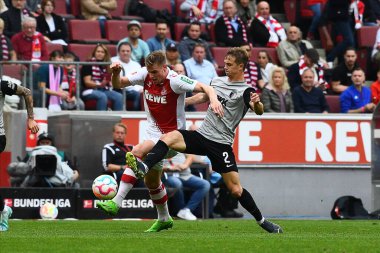- 16 Ekim 2022, Steffen Tigges, Robert Gumny, New York 'a hoş geldiniz. Bundesliga 1 'in futbol maçı. FC Koeln, FC Augsburg 'a karşı. Rhein Enerji Stadyumu Futbol Stadyumu. 