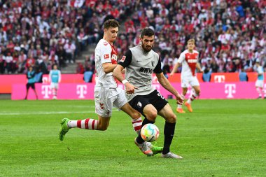 KOLOGNE, ALMANE - 16 EKİM 2022 Daniel Caligiuri. Bundesliga 1 'in futbol maçı. FC Koeln, FC Augsburg 'a karşı. Rhein Enerji Stadyumu Futbol Stadyumu. 