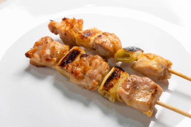 Pişir ve ye taze ve lezzetli Japon tavuğu.
