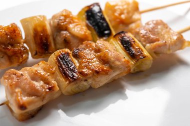 Pişir ve ye taze ve lezzetli Japon tavuğu.