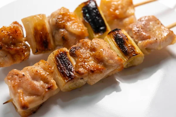 Pişir ve ye taze ve lezzetli Japon tavuğu.