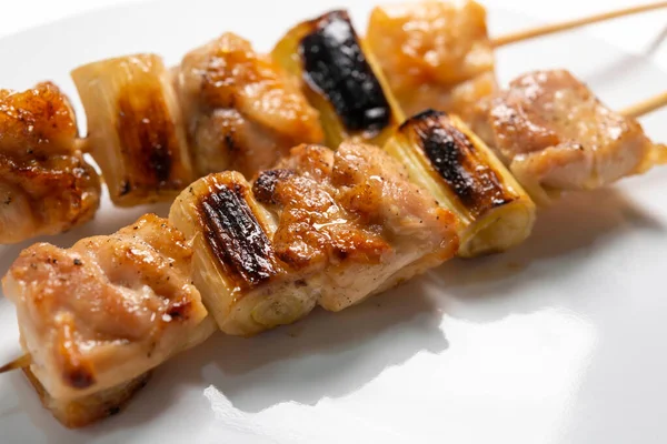 Pişir ve ye taze ve lezzetli Japon tavuğu.