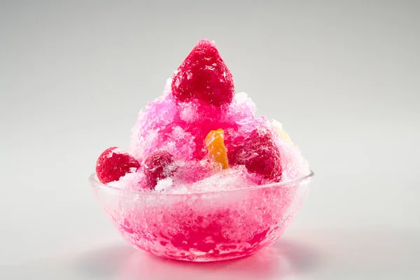 Hielo Afeitado Con Mucho Jarabe Delicioso Cuando Come Verano Caliente — Foto de Stock