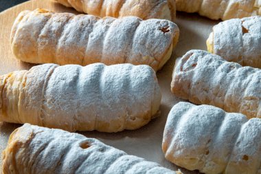 Sweet and delicious pie crust and fresh cream cake.