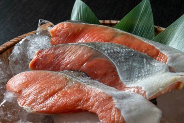 Taze ve lezzetli somon fileto