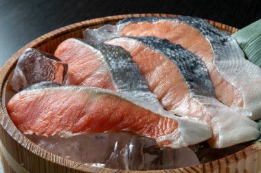 Taze ve lezzetli somon fileto