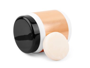 Gerçekçi beyaz kozmetik krem kutusu ve krem, merhem, diş macunu, losyon şişesi için tüp. Jöle, pudra, balsam, boş etiketli. Sabun pompası.